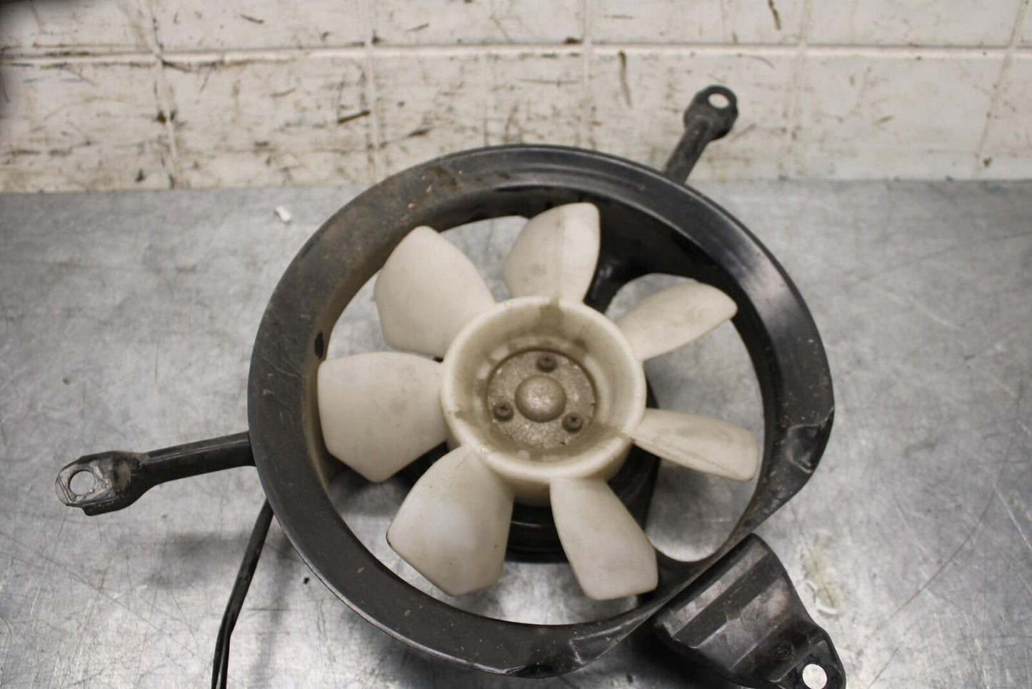 2003 Yamaha Vmax 1200 VMX1200 ENGINE RADIATOR COOLING FAN BB563