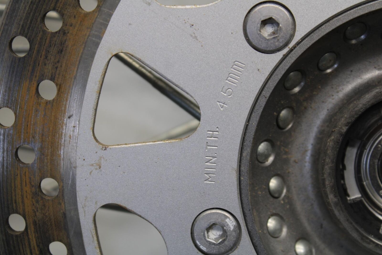 2013 Suzuki Boulevard C50T FRONT WHEEL RIM BB625