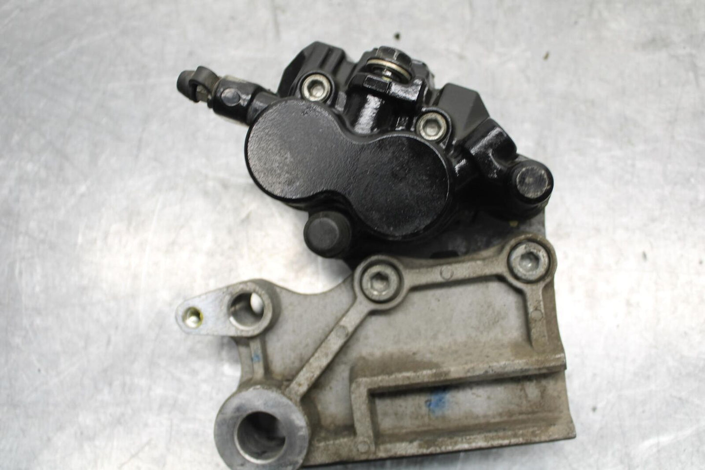 15-16 KAWASAKI EX300 REAR BACK BRAKE CALIPER W MOUNT BRACKET BB635