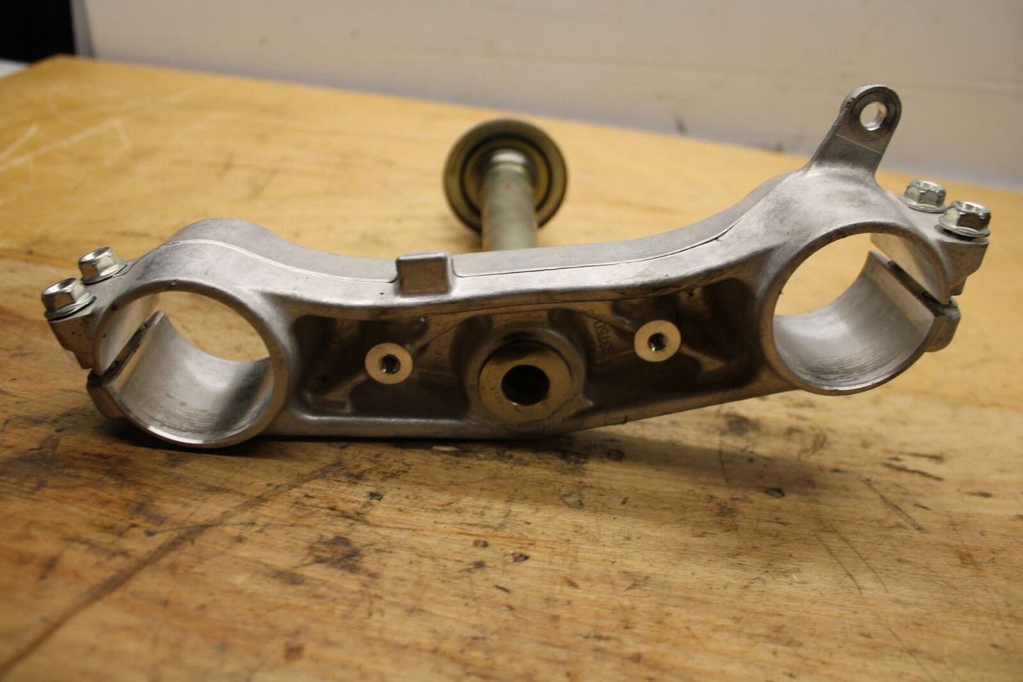 11-17 SUZUKI GSXR750 FRONT FORKS CLAMP LOWER TRIPLE TREE STEM BB320
