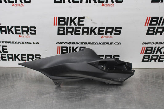 22-25 YAMAHA YZF R7 LEFT REAR BACK TAIL FAIRING COWL SHROUD BB850