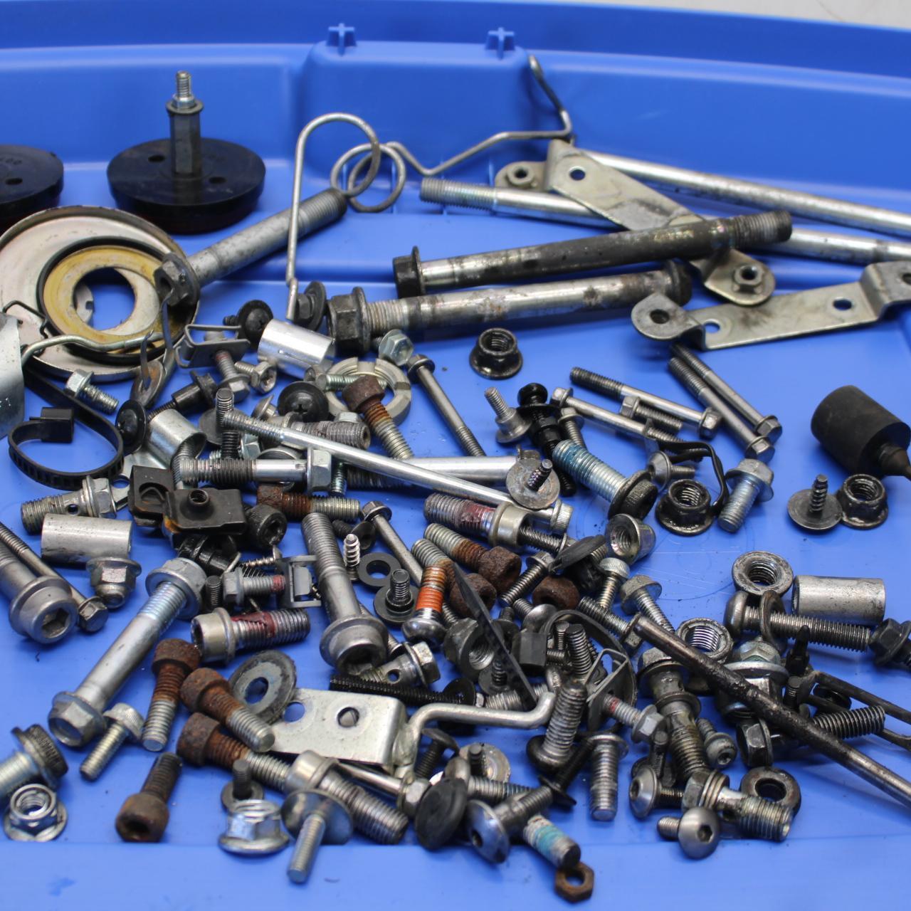 06-07 SUZUKI GSXR750 MISCELLANEOUS MOUNTING BOLTS HARDWARE MOTOR SCREWS BB613