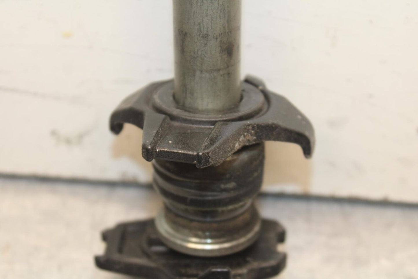 12-17 KAWASAKI ER-6N Z650 REAR AXLE BACK WHEEL RIM PIVOT BOLT AXEL BB607