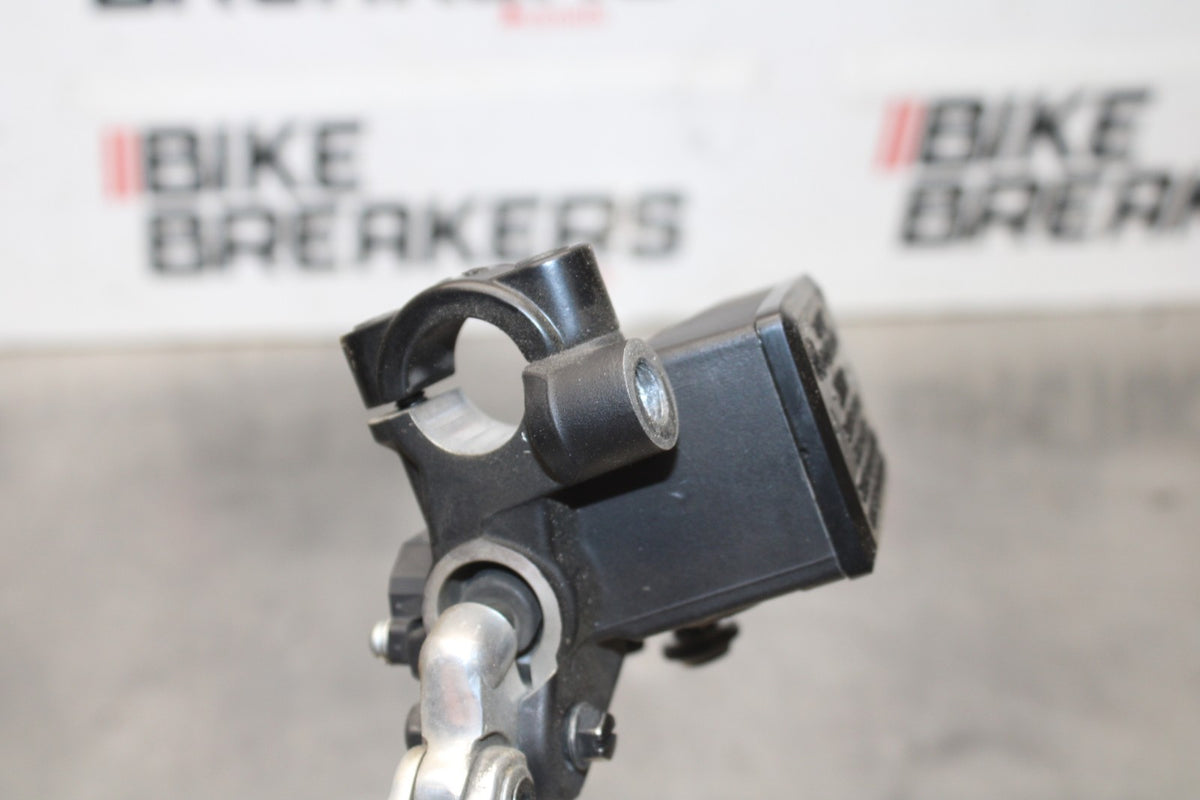 15-17 YAMAHA FJ09 FRONT BRAKE MASTER CYLINDER w/ LEVER BB906