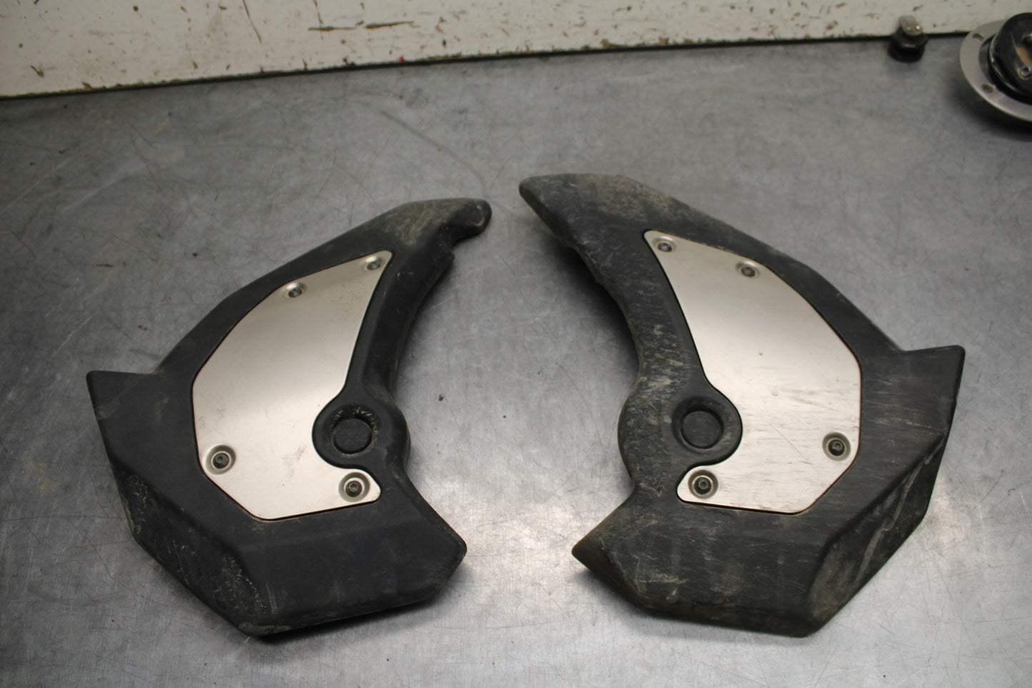 16-17 KAWASAKI VULCAN S 650 EN650 ABS ENGINE SIDE COVER PANEL COWL FAIRING BB731