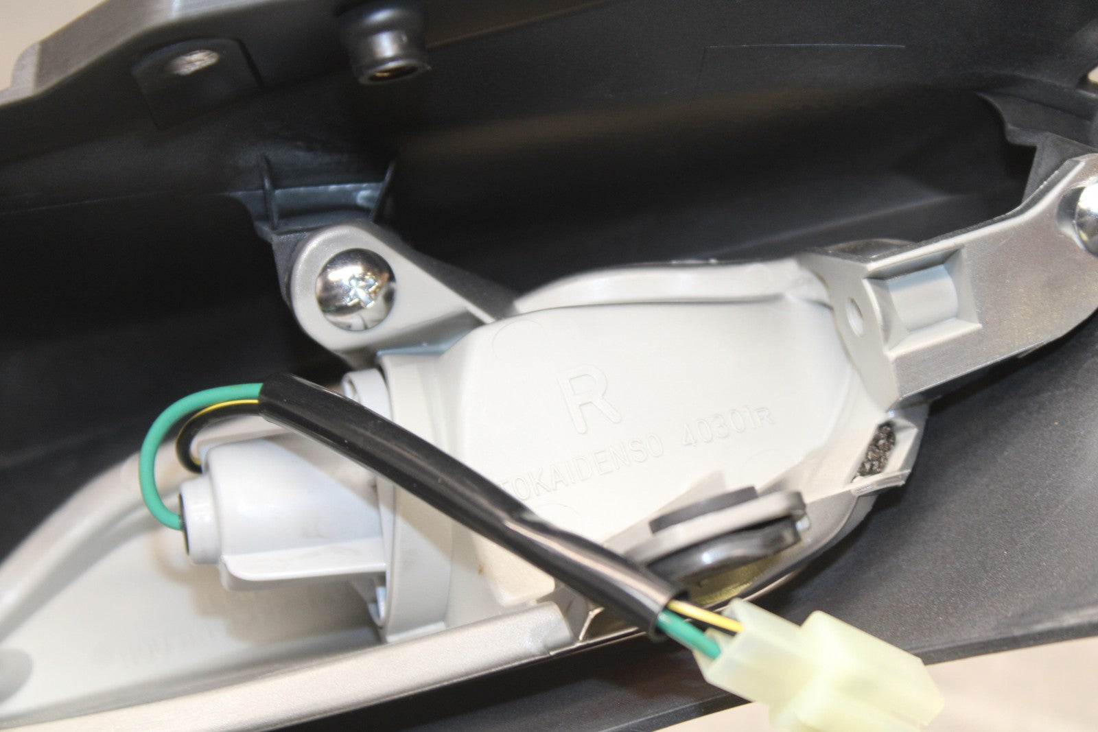 23-24 KAWASAKI NINJA ZX14R NEW!! RIGHT REAR BACK TAIL FAIRING COWL & LIGHT BB764