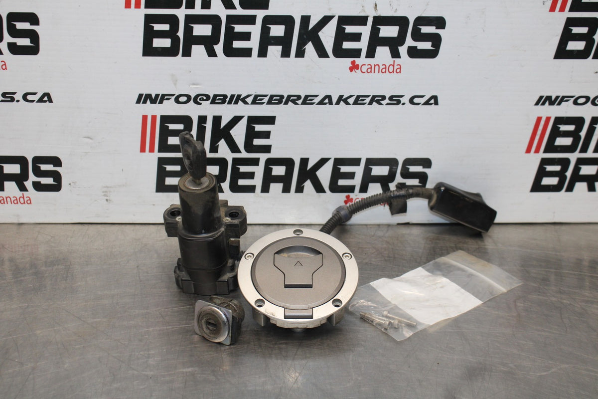 18 HONDA CB500F IGNITION LOCK KEY SET W/ GAS CAP AND SEAT LOCK BB861