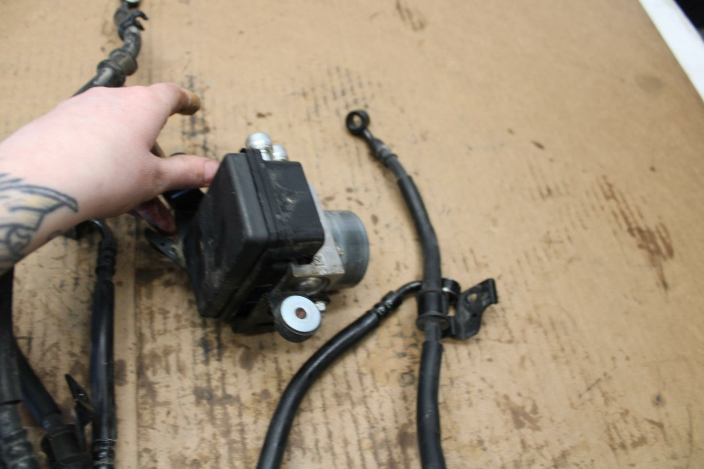 20-22 KAWASAKI Z H2 ABS PUMP UNIT MODULE BB382