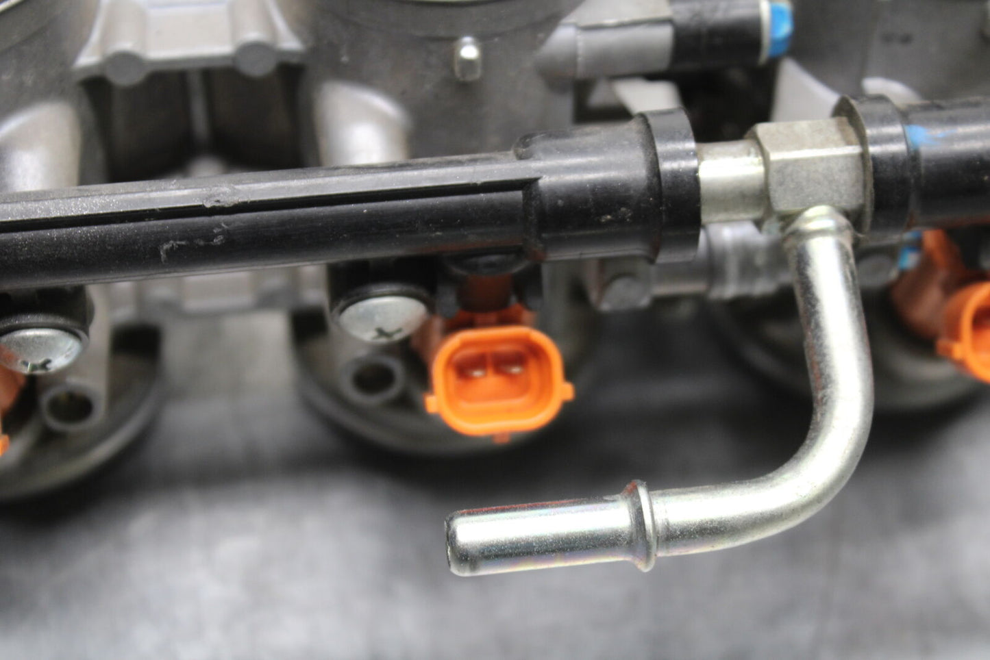 13-18 KAWASAKI NINJA ZX6R MAIN FUEL INJECTORS / THROTTLE BODIES BB118