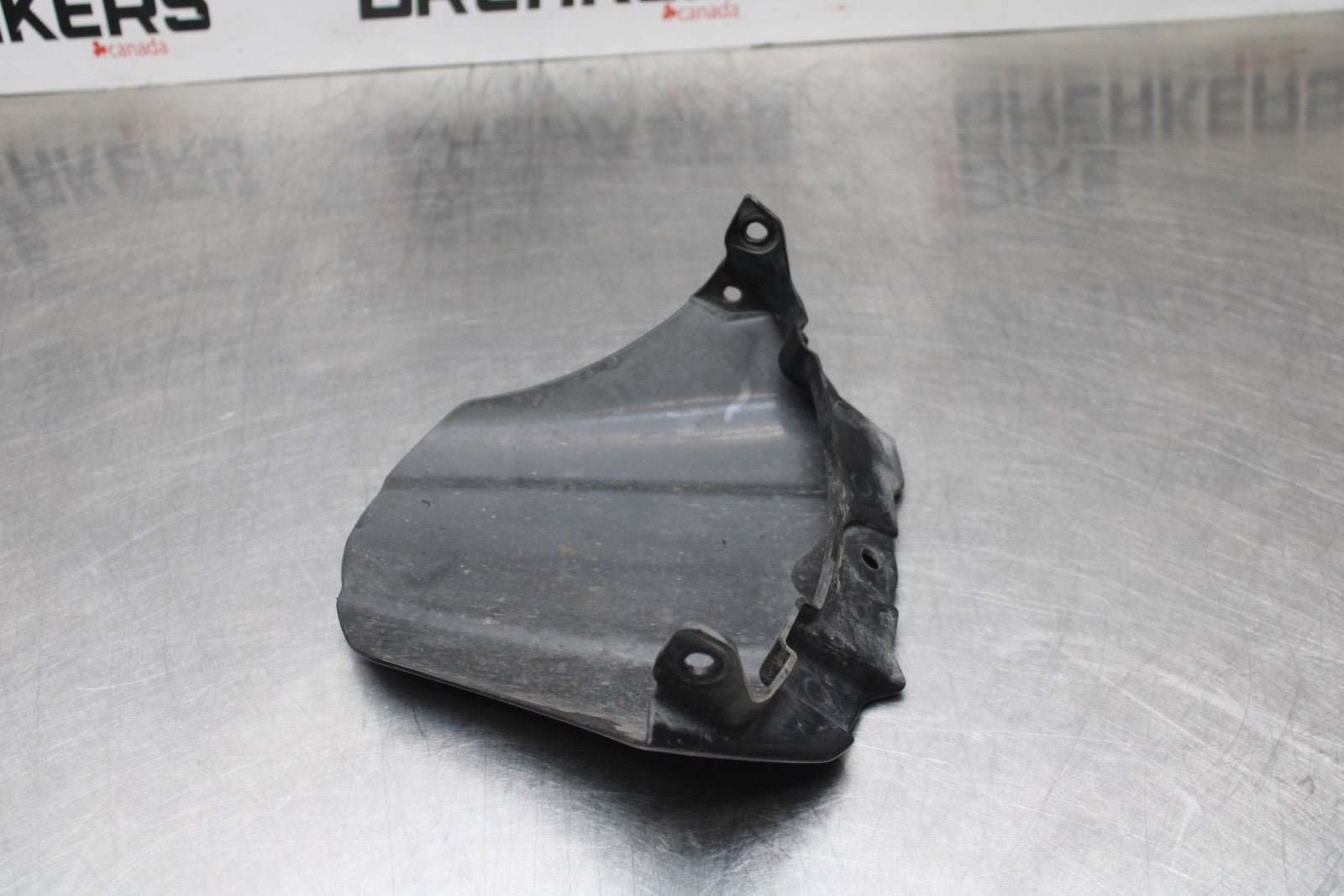 07 SUZUKI GSXR1000 REAR BACK WHEEL TIRE HUGGER FENDER BB770