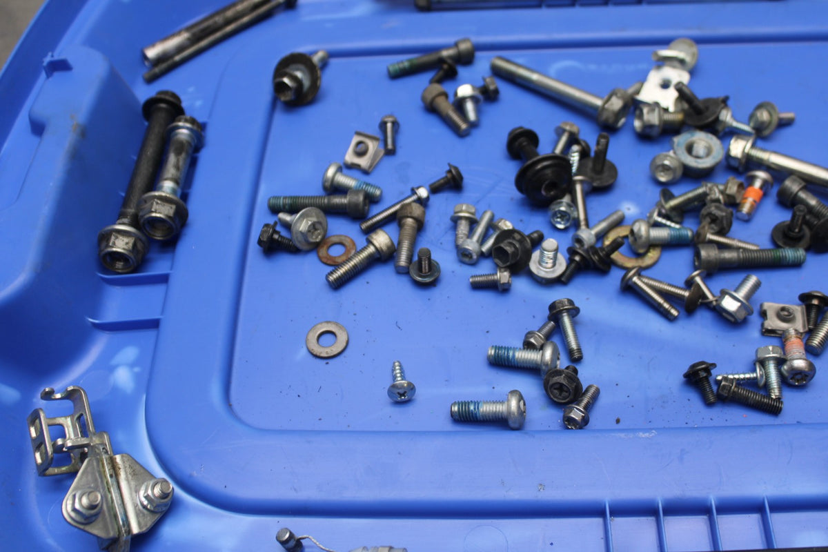 17-24 SUZUKI SV650 BOLTS HARDWARE MOTOR SCREWS BB829