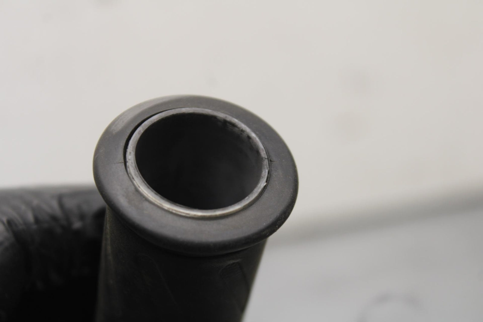 01-03 SUZUKI GSXR600 RIGHT THROTTLE GRIP BB633
