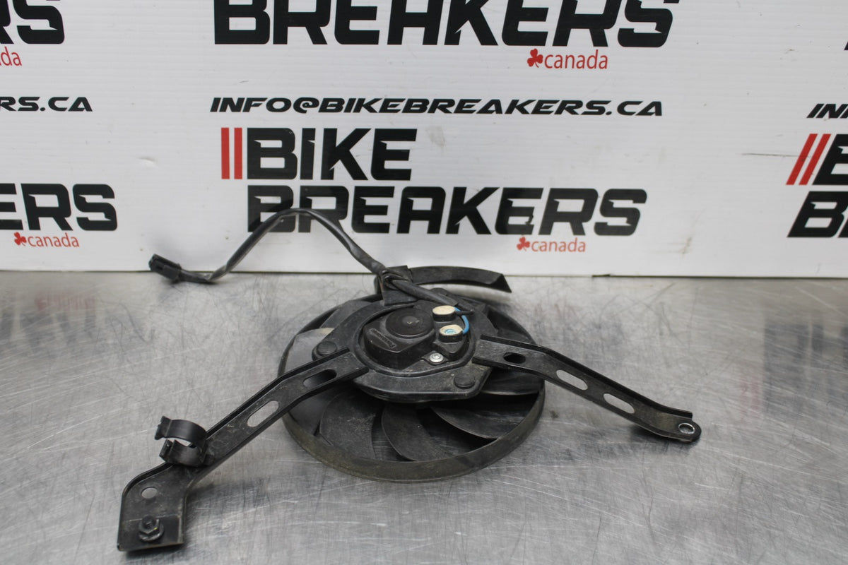14-17 YAMAHA FZ07 ENGINE RADIATOR COOLING FAN BB766