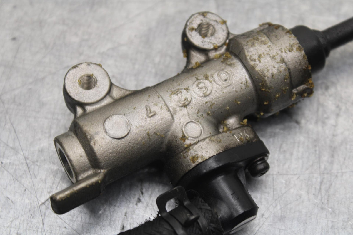2001 Honda ST1100 REAR BACK BRAKE MASTER CYLINDER W RESERVOIR BB89