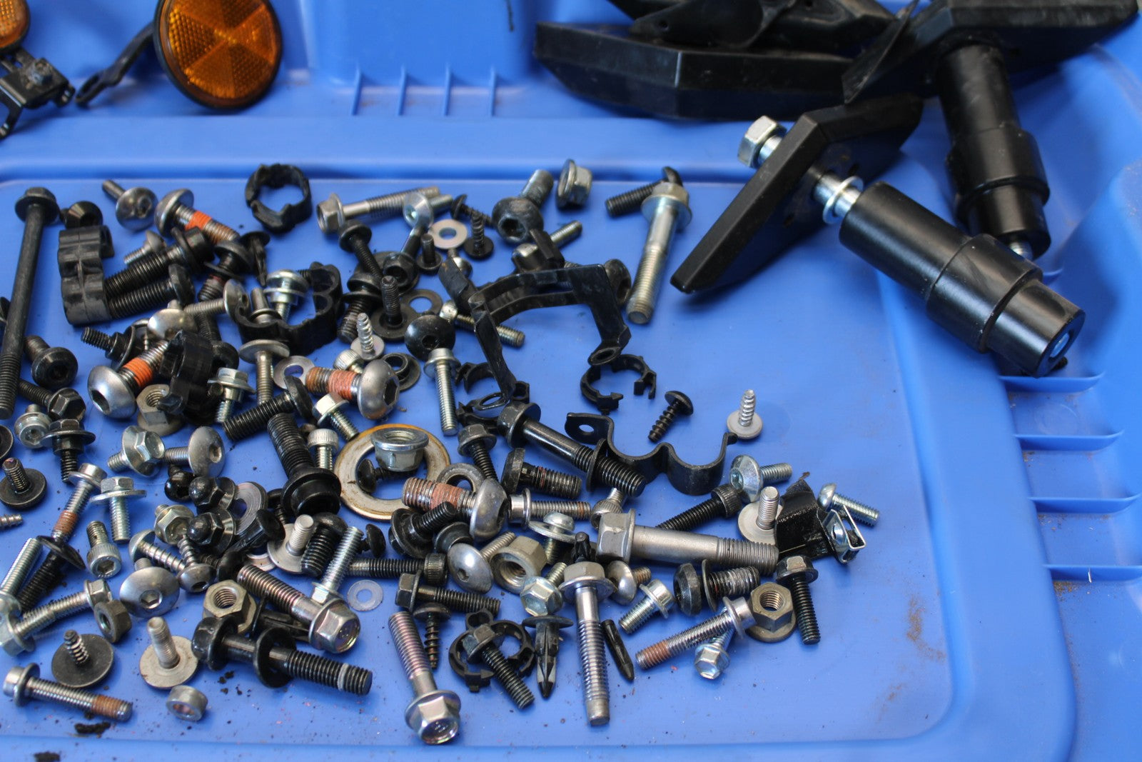 22-25 YAMAHA YZF R7 MOUNTING BOLTS HARDWARE MOTOR SCREWS BB176