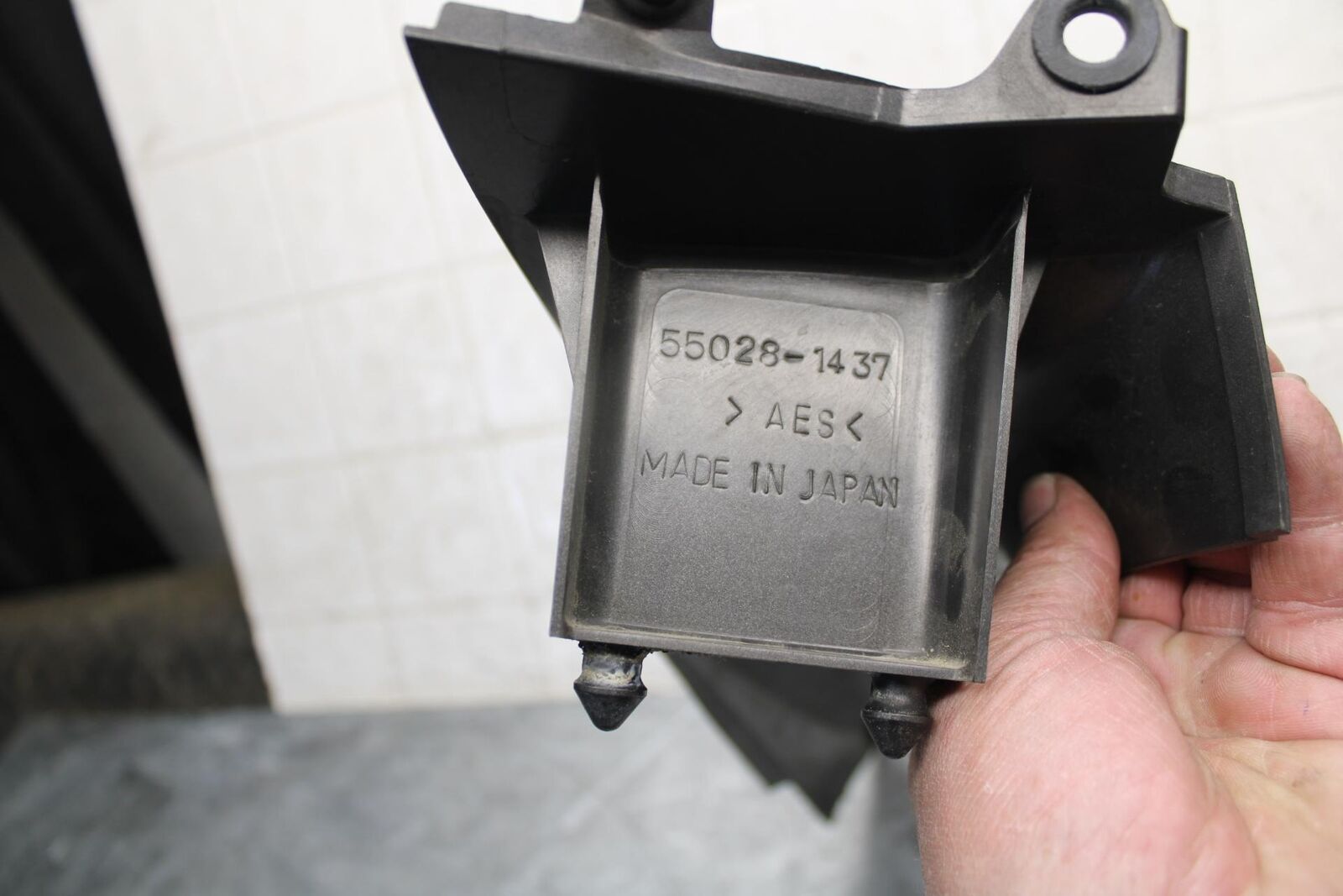 2002 Kawasaki Ninja ZX12R ZX1200B RIGHT FRONT DUCT COVER PANEL COWL BB48