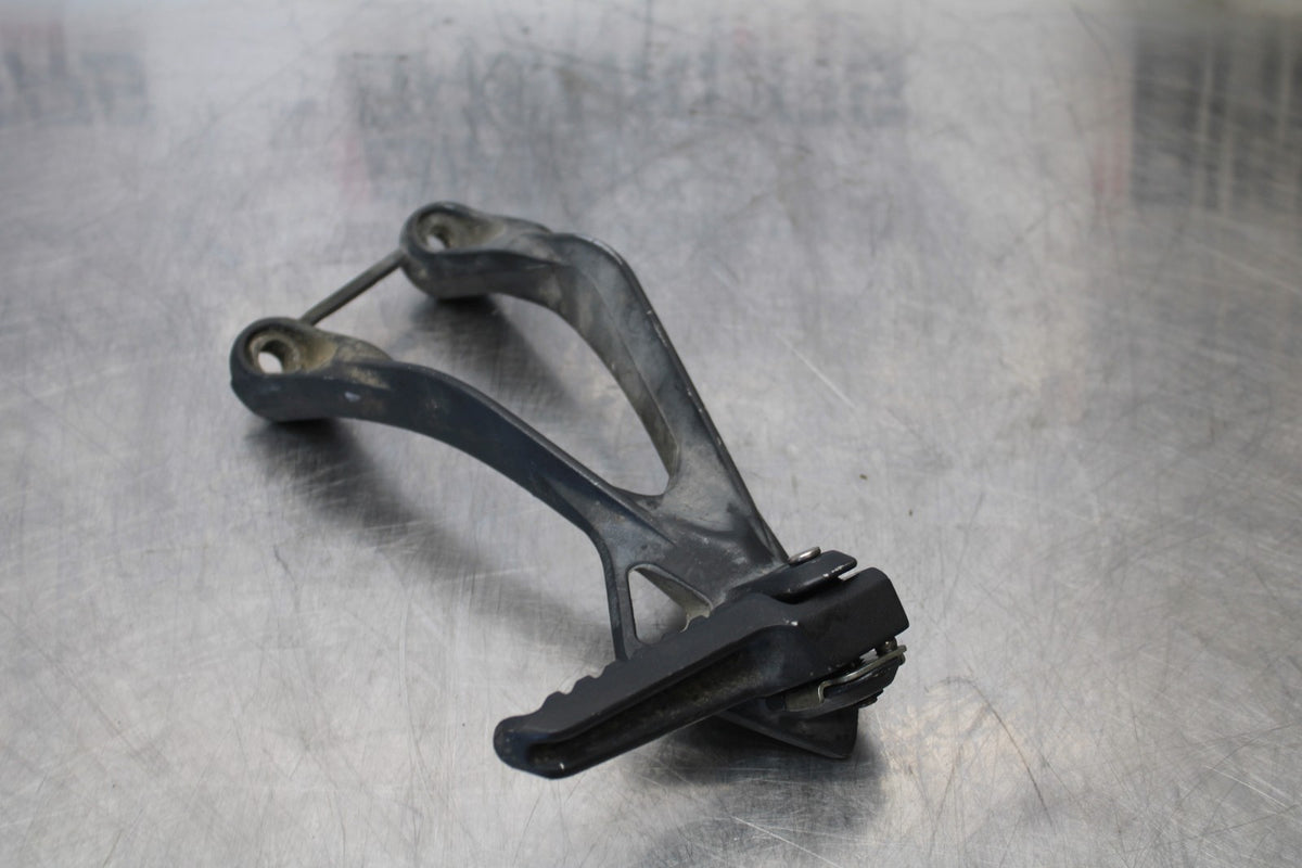 2007 Kawasaki Ninja ZX6R ZX600P RIGHT REAR BACK PASSENGER PEG BB175