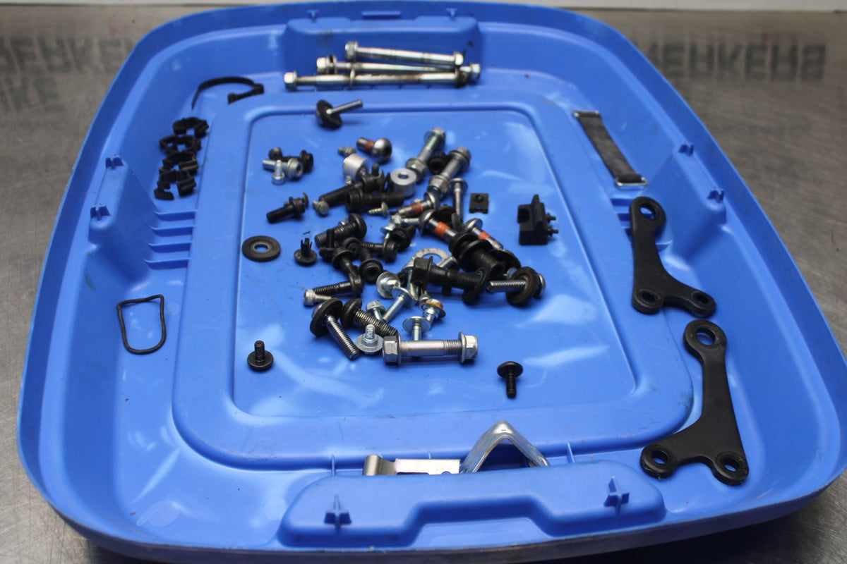 14-17 YAMAHA FZ07 MOUNTING BOLTS HARDWARE MOTOR SCREWS BB766