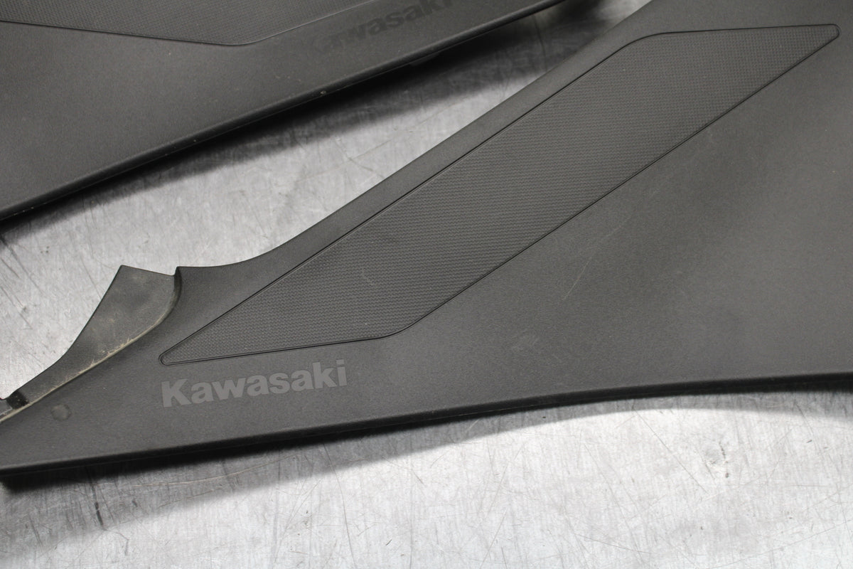 18-23 KAWASAKI NINJA 400 EX400 ABS RIGHT LEFT SIDE SEAT PANELS TRIMS COWLS BB747