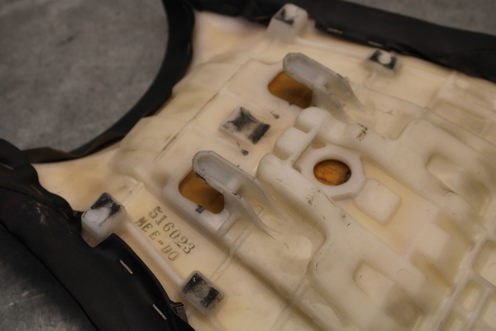 05-06 HONDA CBR600RR FRONT DRIVERS SEAT PAD SADDLE PILLION 77100-MEE-D00 BB655