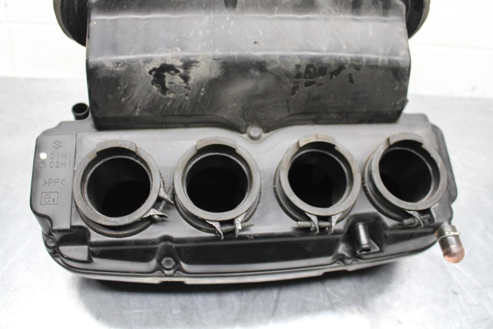 2008 Suzuki GSXR600 AIRBOX AIR INTAKE FILTER BOX 13700-01H10 BB593