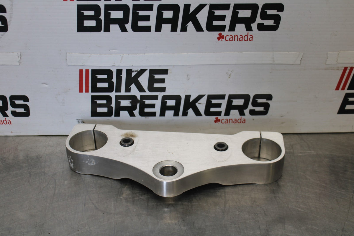 07 SUZUKI BOULEVARD M50 FORKS UPPER TRIPLE TREE CLAMP BB897