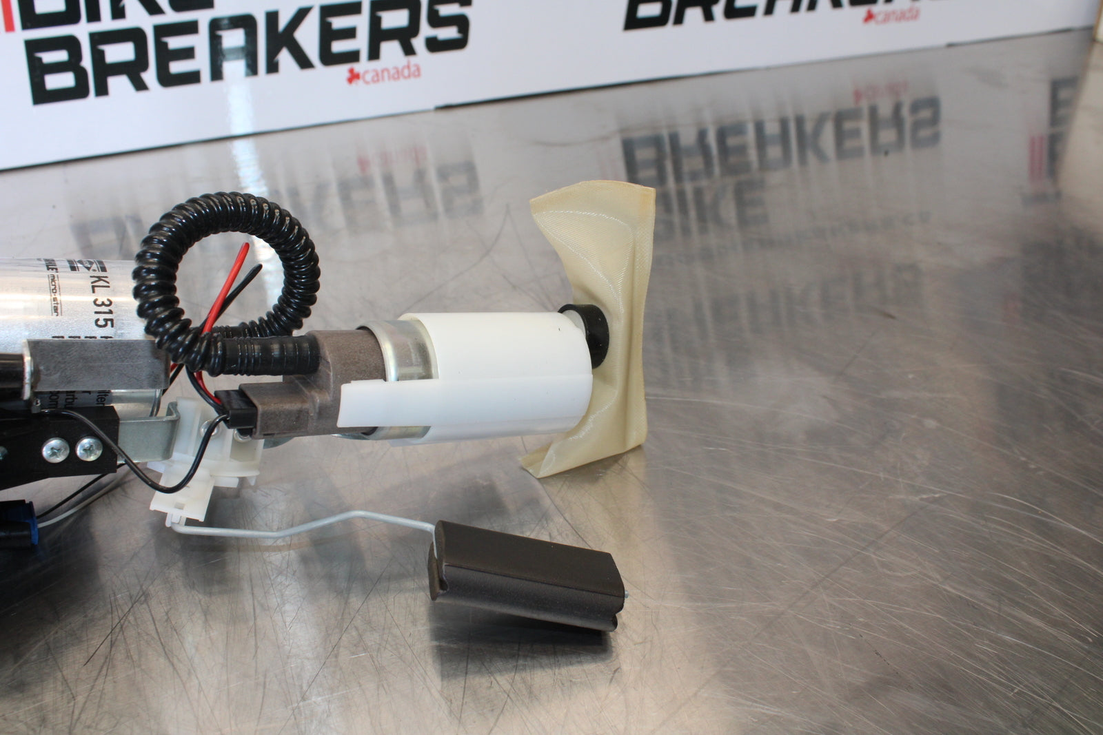 06-12 BMW F800ST FUEL PUMP GAS PETROL SENDER UNIT BB144