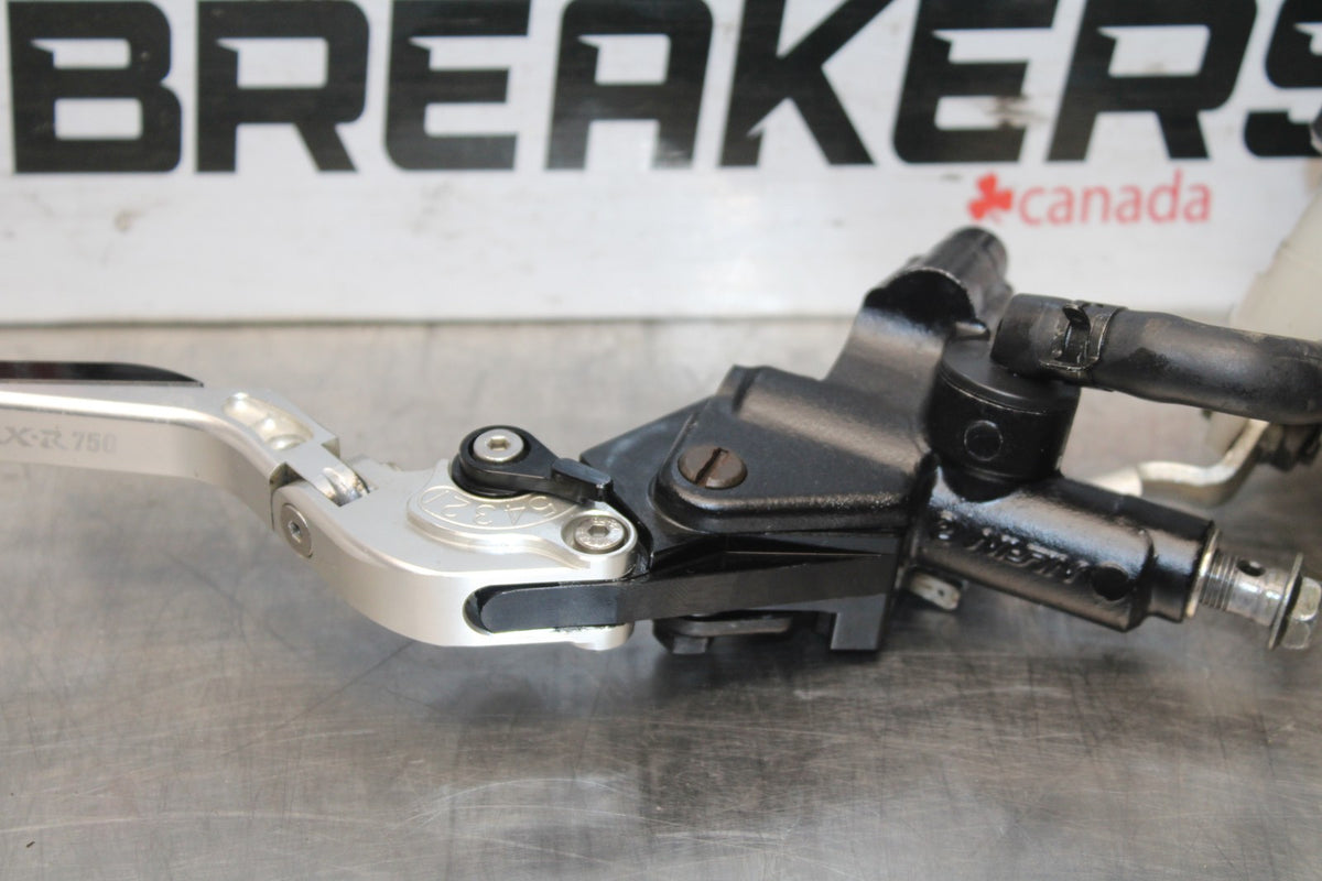 00 SUZUKI GSXR750 FRONT BRAKE MASTER CYLINDER w/ LEVER BB820