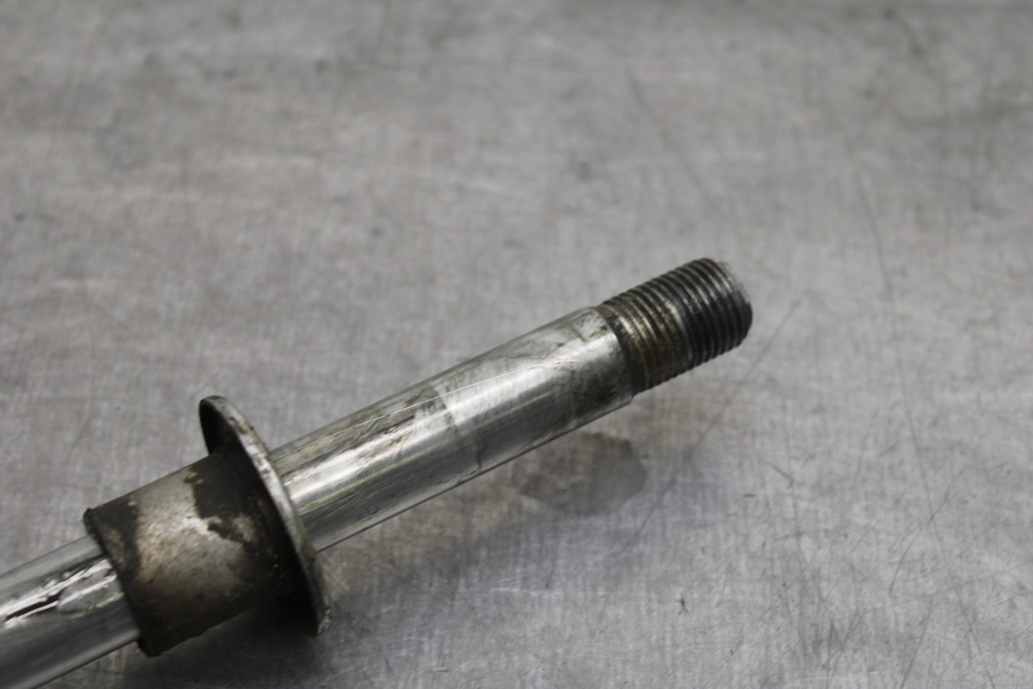 04 SUZUKI INTRUDER 800 FRONT WHEEL RIM AXLE PIVOT BOLT BB758