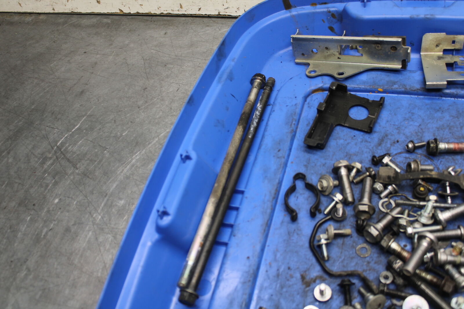 12-13 KAWASAKI Z1000 MOUNTING BOLTS HARDWARE MOTOR SCREWS BB743