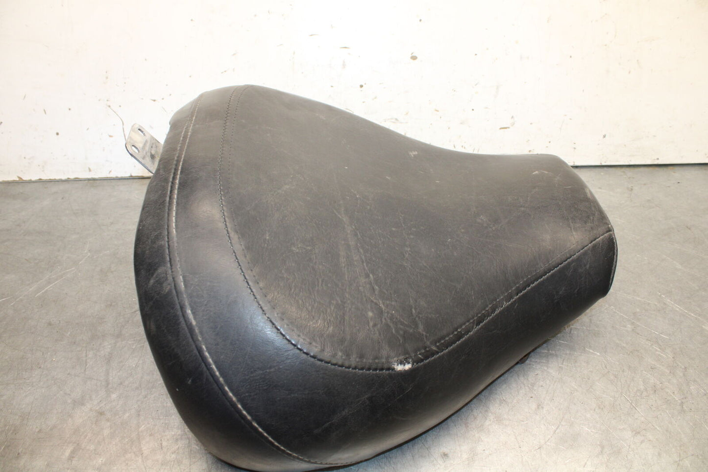 05-09 SUZUKI BOULEVARD C90 FRONT DRIVERS SEAT BB692