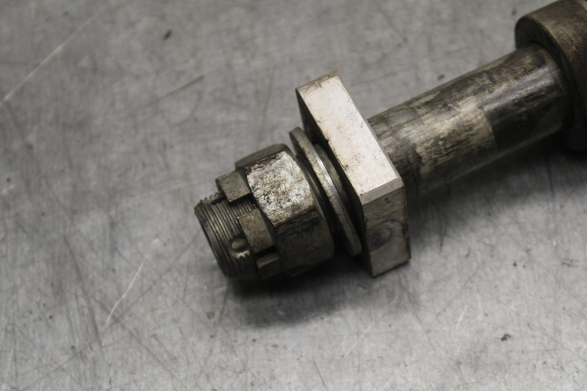 13-18 KAWASAKI NINJA ZX6R REAR AXLE BACK RIM PIVOT BOLT AXEL 41068-0613 BB666