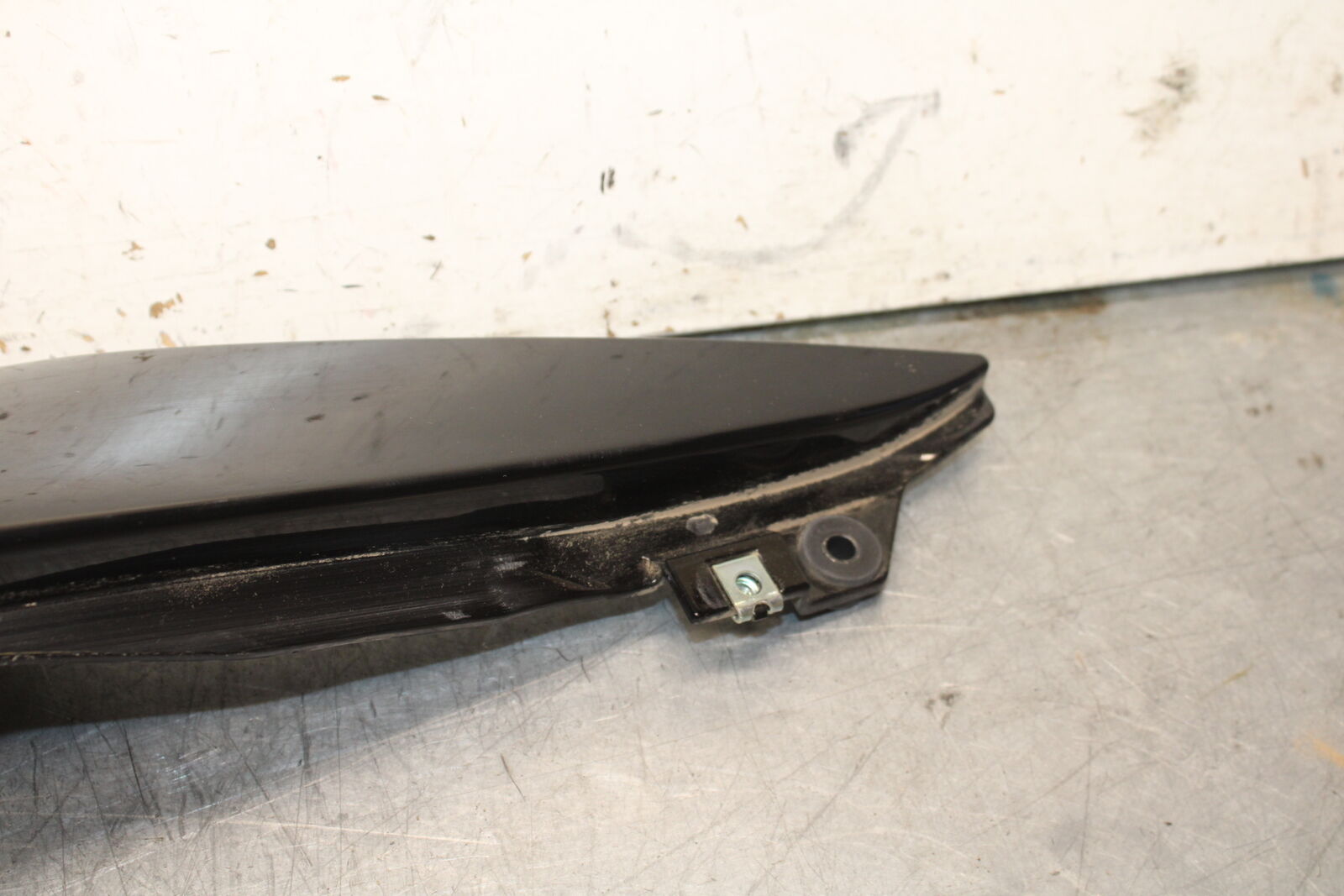 19-24 YAMAHA R3 LEFT REAR BACK TAIL FAIRING COWL SHROUD BB736