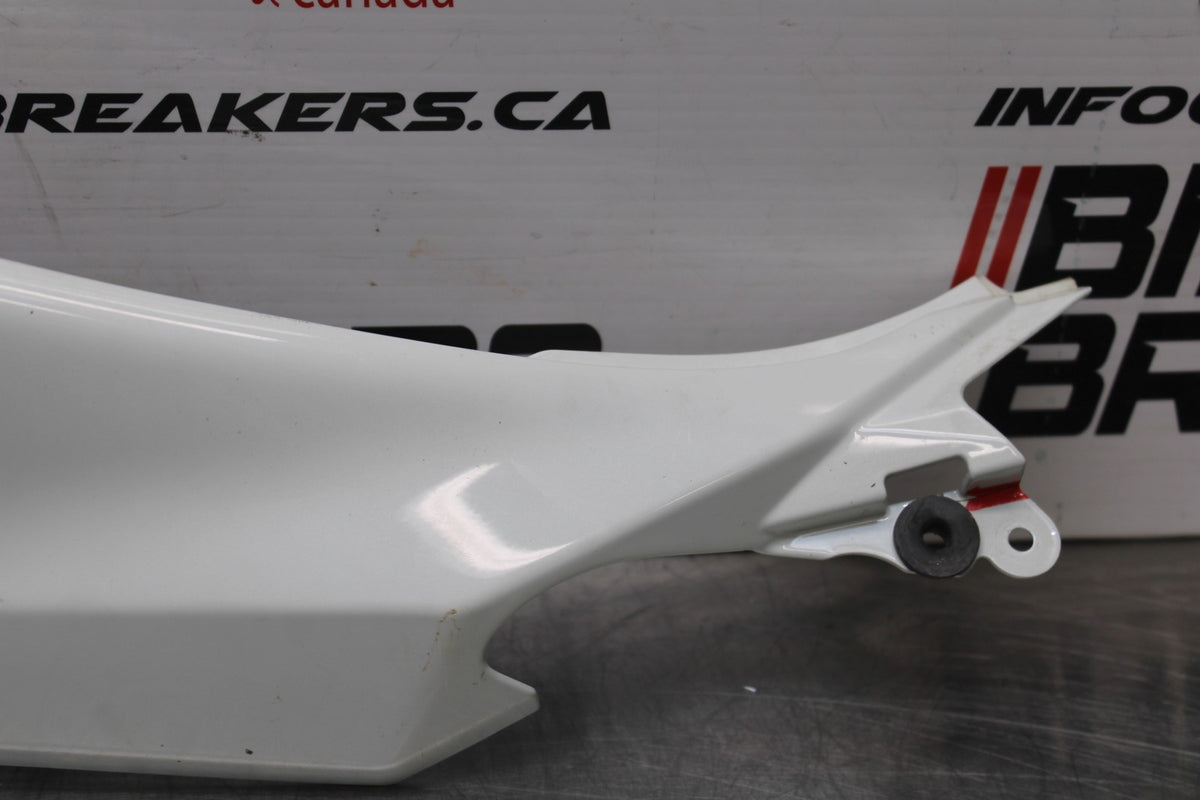 18-26 KAWASAKI Z400 RIGHT REAR BACK TAIL FAIRING COWL SHROUD BB852