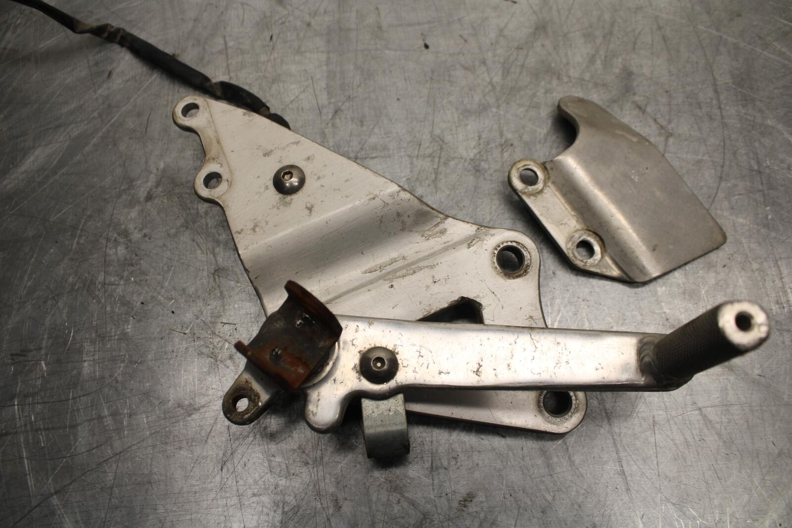 91-92 SUZUKI GSXR750 M  RIGHT REARSET REAR SET DRIVER FOOT PEG REST STOP BB493