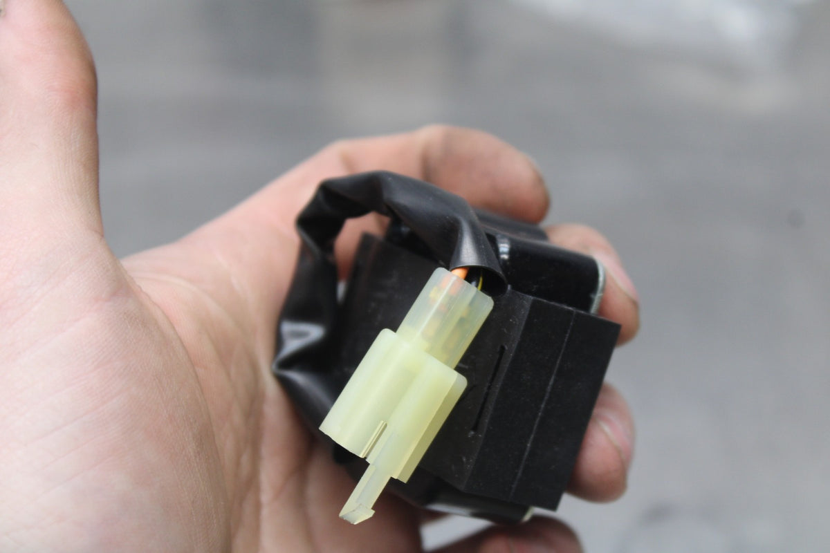 00-02 KAWASAKI NINJA ZX6R NOS TIP OVER BANK ANGLE CRASH SENSOR SWITCH  BB750