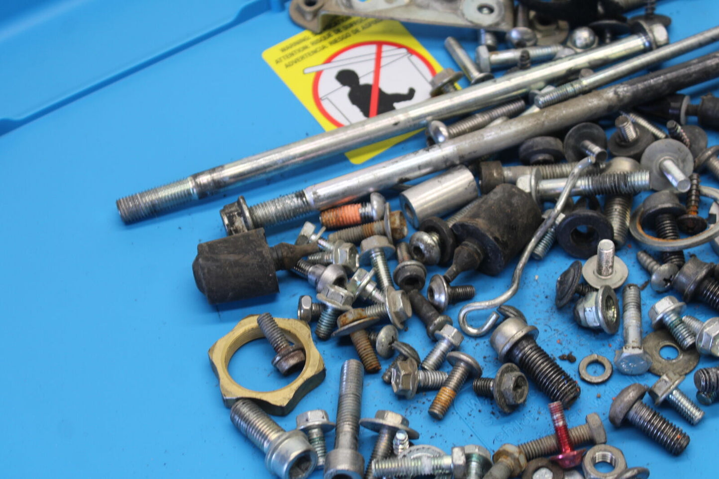 06-07 SUZUKI GSXR 600 ENGINE MOUNTING BOLTS HARDWARE MOTOR SCREWS BB694