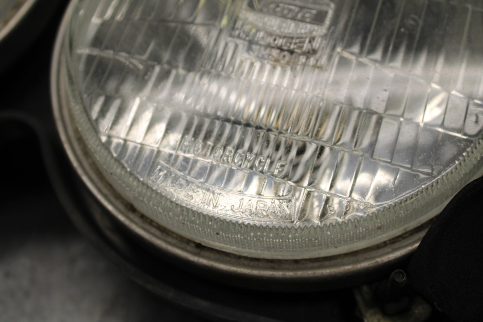 93-94 KAWASAKI NINJA ZX7R FRONT HEADLIGHT HEAD LIGHT LAMP BB122