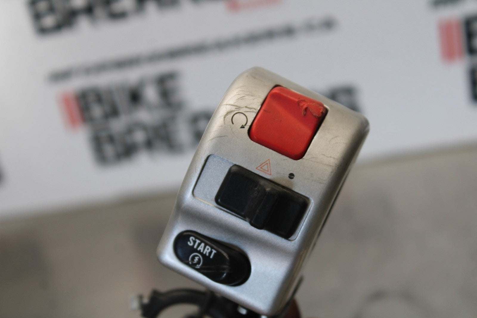 05-06 VICTORY KINGPIN DELUXE RIGHT CLIP ON KILL OFF START SWITCH SWITCHES BB195
