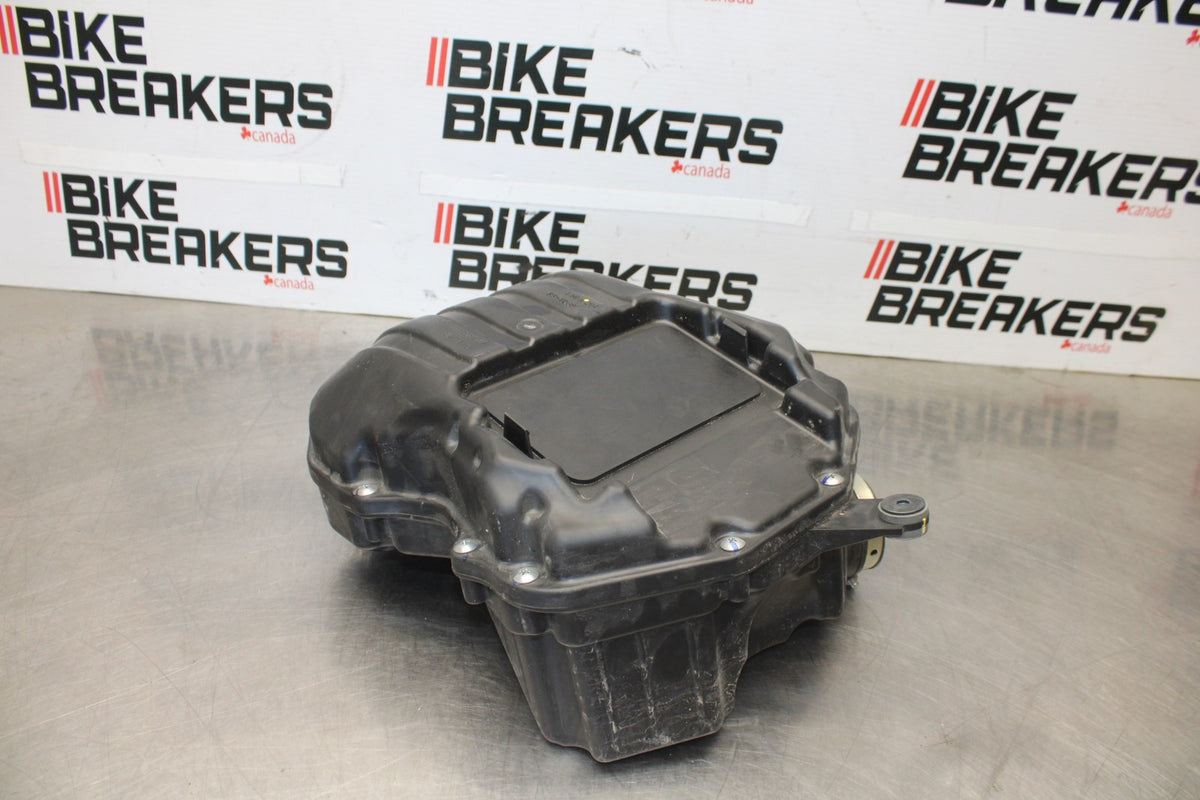 23-26 KAWASAKI NINJA ZX4RR AIRBOX AIR INTAKE FILTER BOX BB898