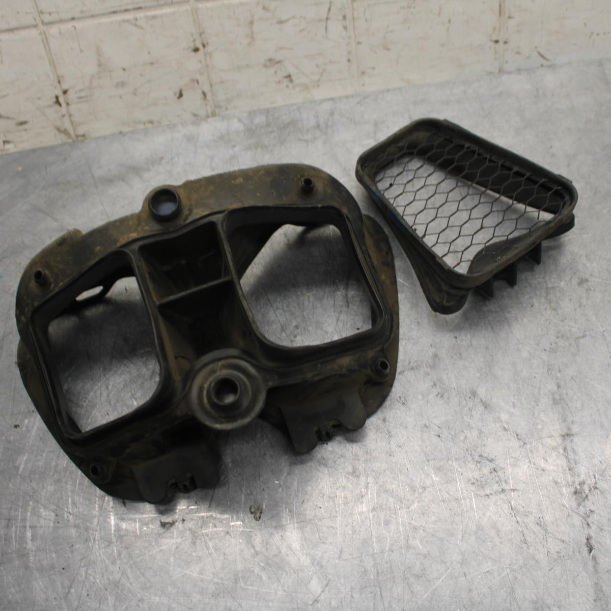 2007 Honda CBR600RR AIR INTAKE GRILL RUBBER DUCT BB42