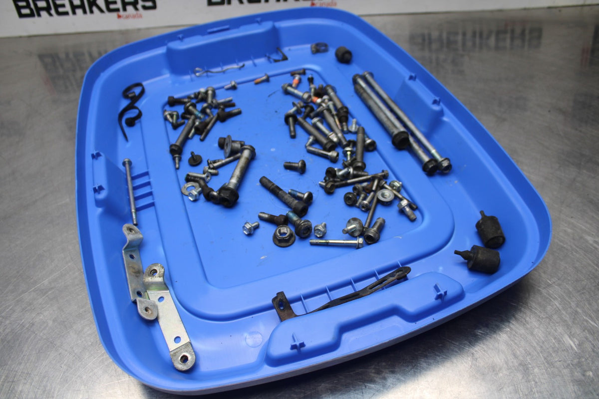 06-07 SUZUKI GSXR600 BOLTS HARDWARE MOTOR SCREWS BB836