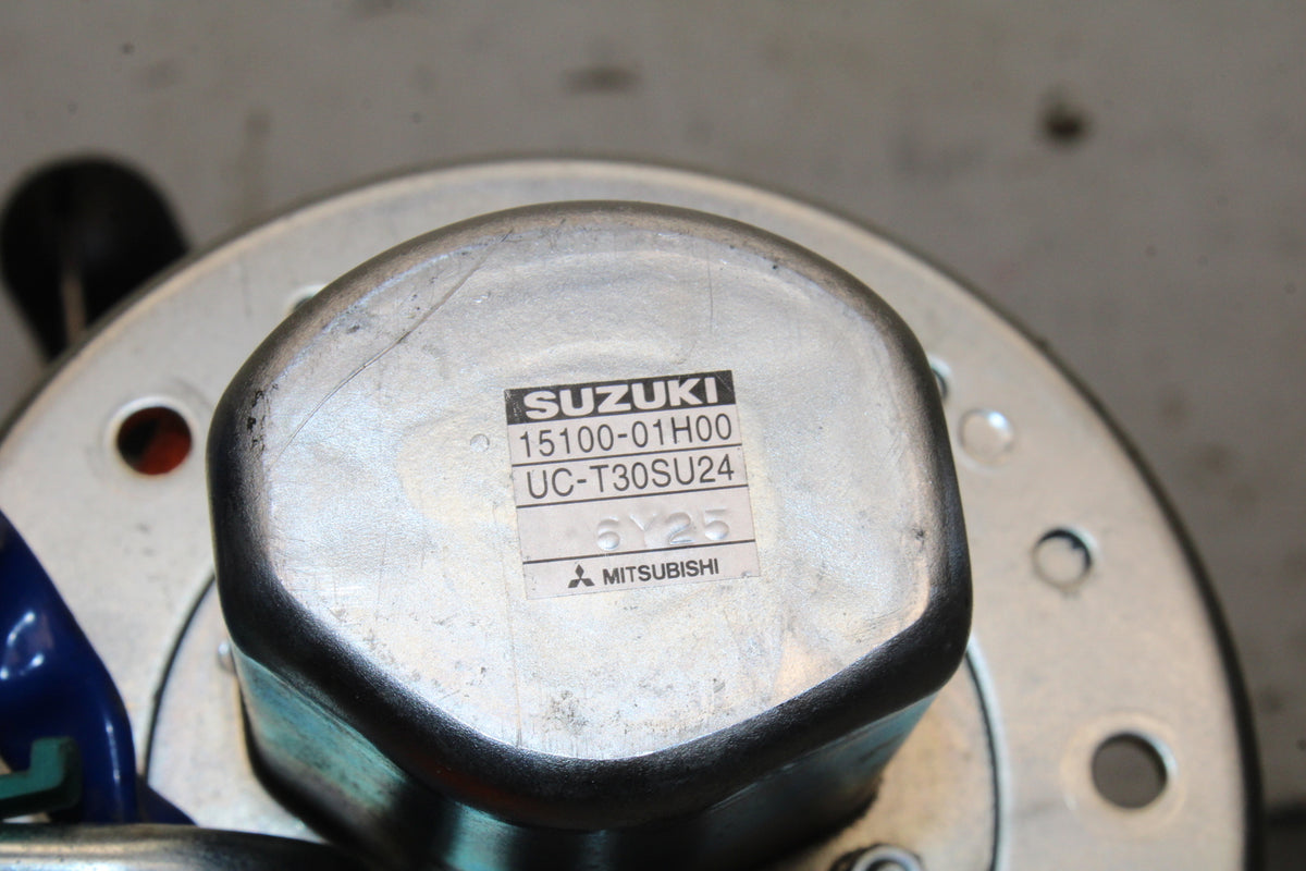 06-07 SUZUKI GSXR750 FUEL PUMP GAS PETROL SENDER UNIT 15100-01H00  BB670