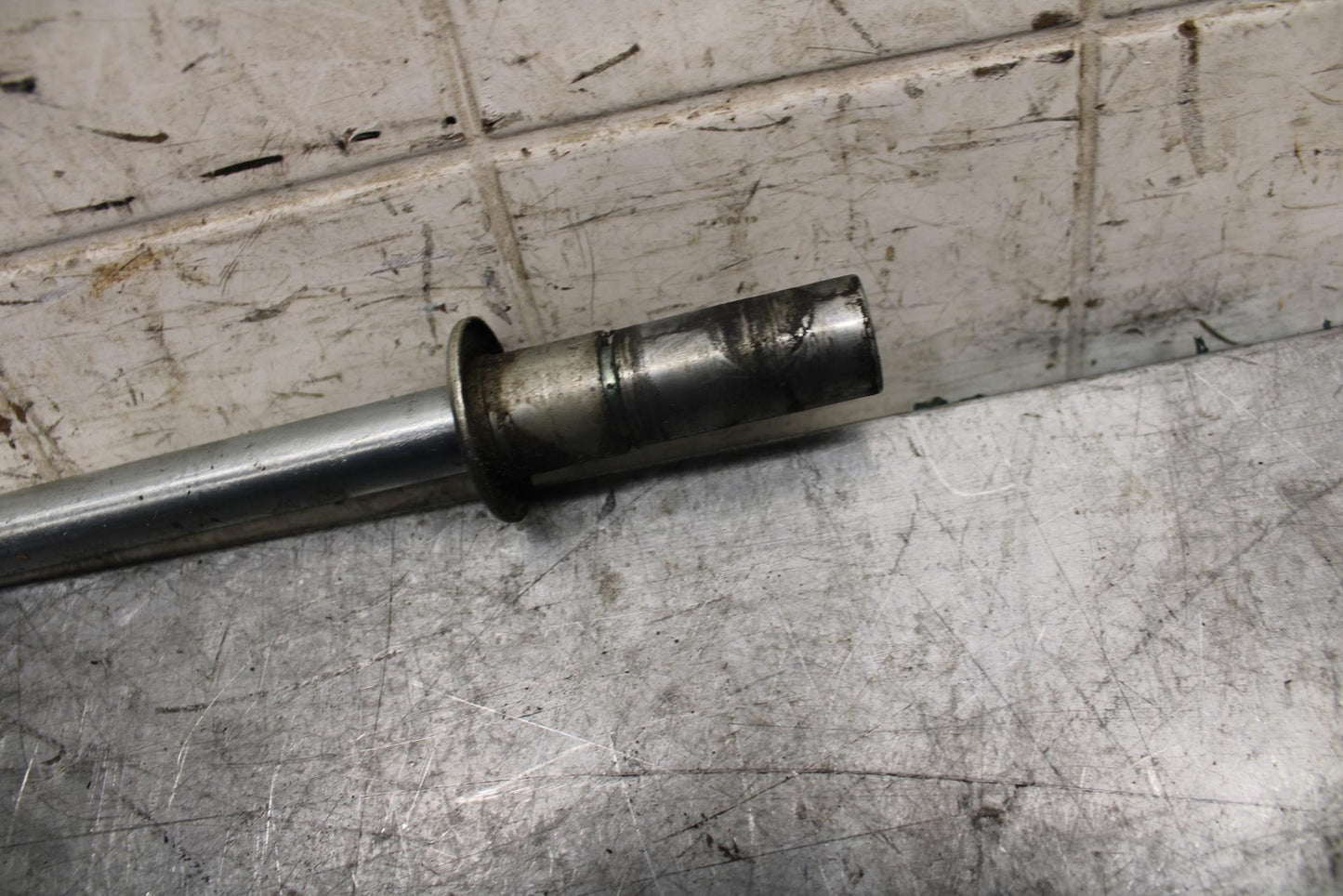 2007 Suzuki Boulevard M50 FRONT WHEEL RIM AXLE PIVOT BOLT 54711-48G00 BB537