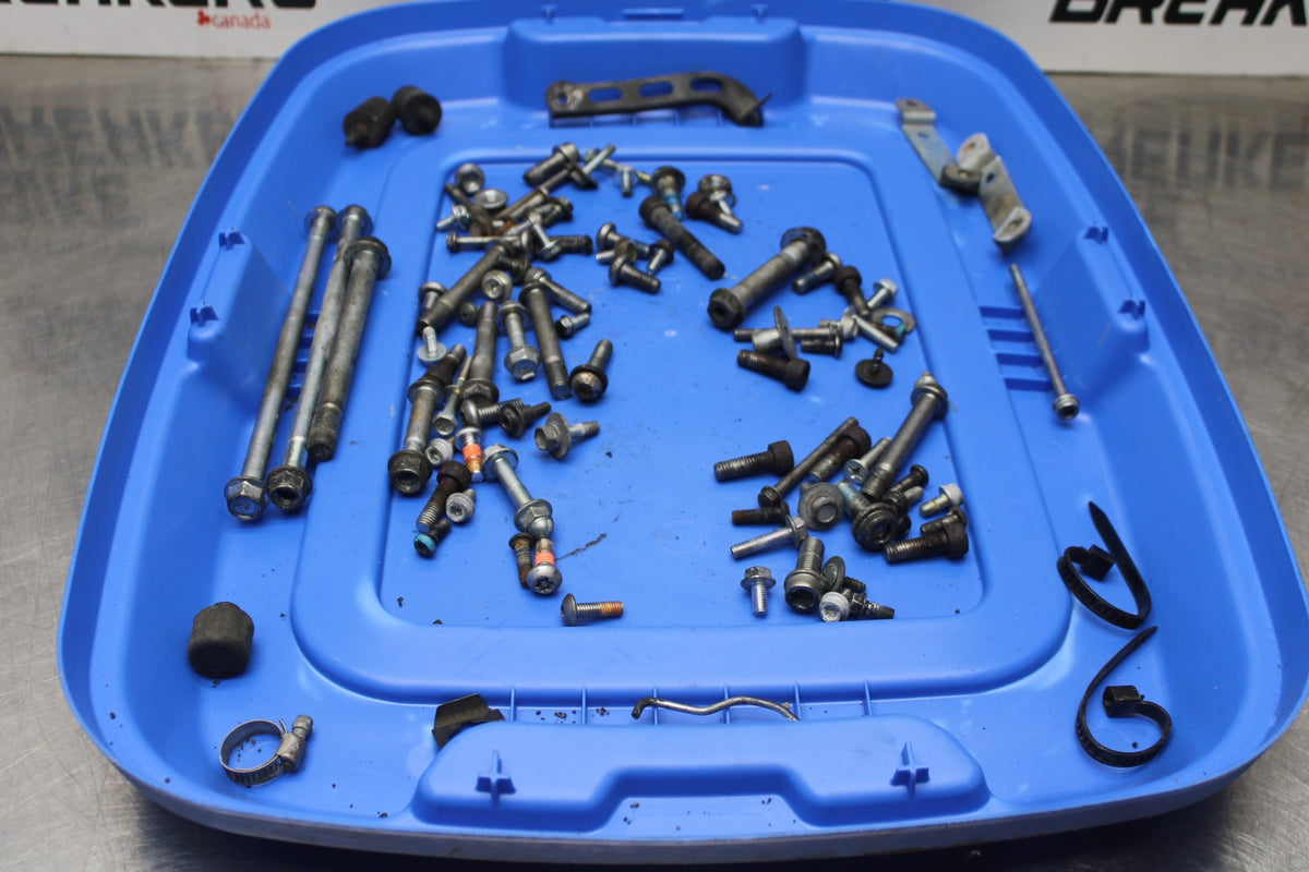06-07 SUZUKI GSXR600 BOLTS HARDWARE MOTOR SCREWS BB836