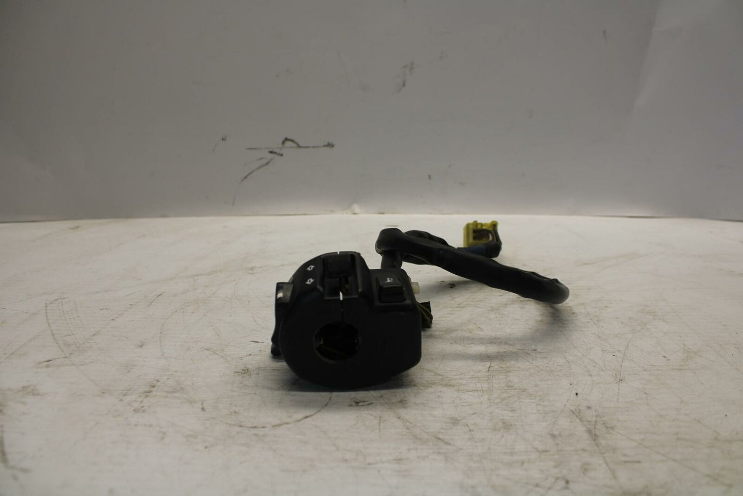 04-09 SUZUKI GS500F LEFT CLIP ON HANDLE HORN SIGNALS SWITCH SWITCHES CHOKE BB261