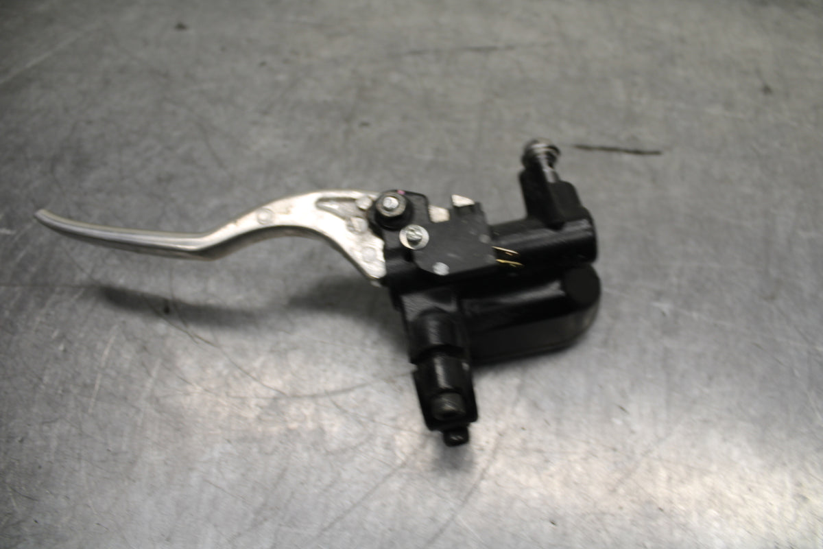 24 KAWASAKI NINJA 500 ABS FRONT BRAKE MASTER CYLINDER BB744