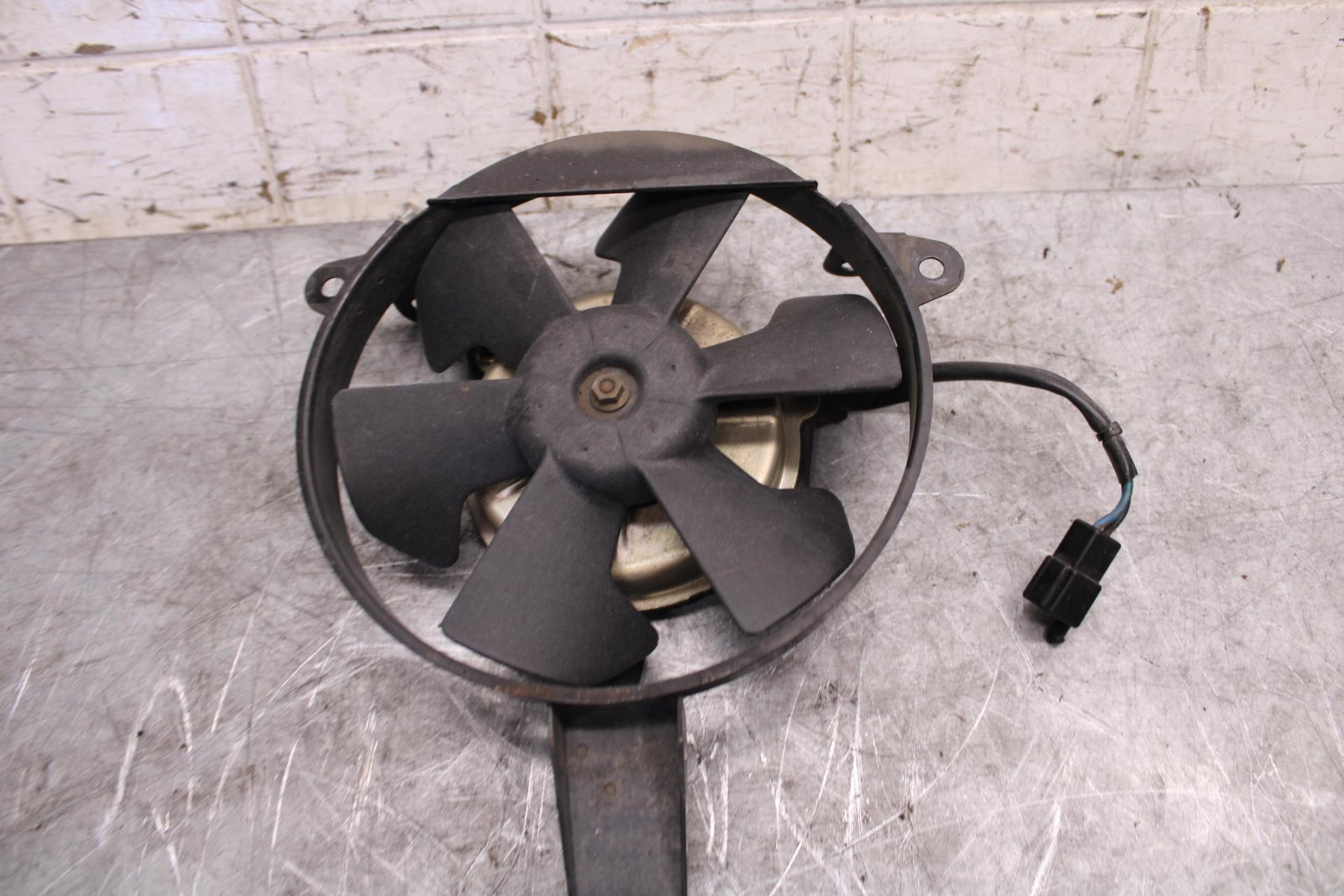 2002 Yamaha YZF R6 ENGINE RADIATOR COOLING FAN 5EB-12405-00-00 BB545