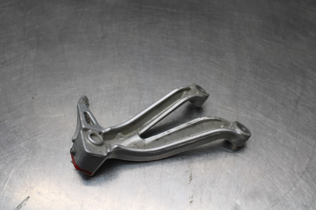 01-03 SUZUKI GSXR600 LEFT REAR BACK PASSENGER PEG BB841