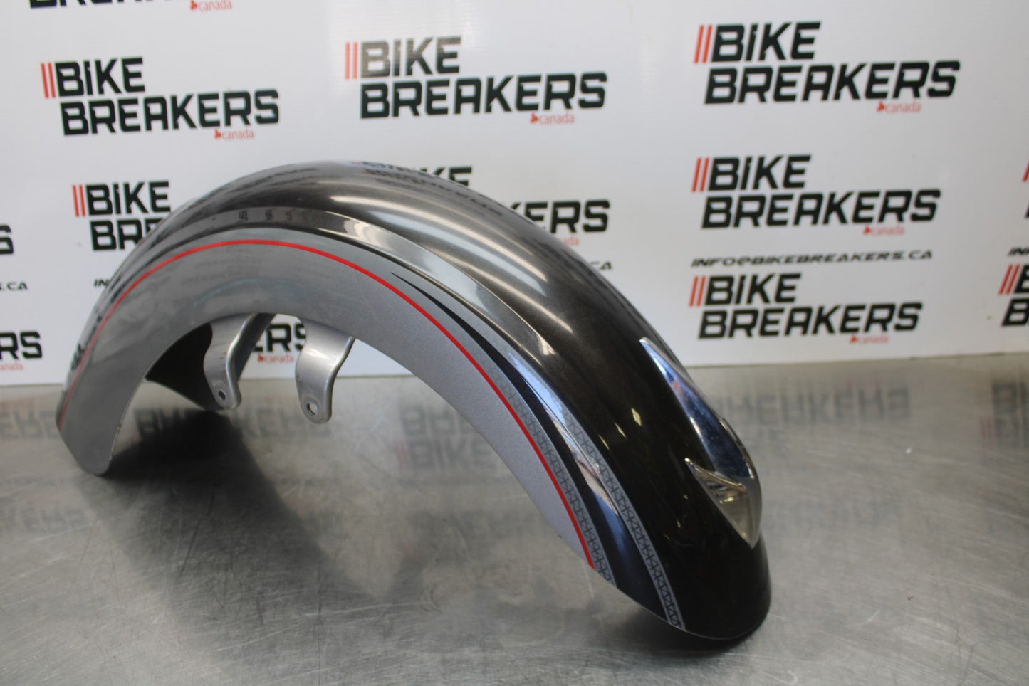 05-06 VICTORY KINGPIN DELUXE FRONT WHEEL FENDER BB195